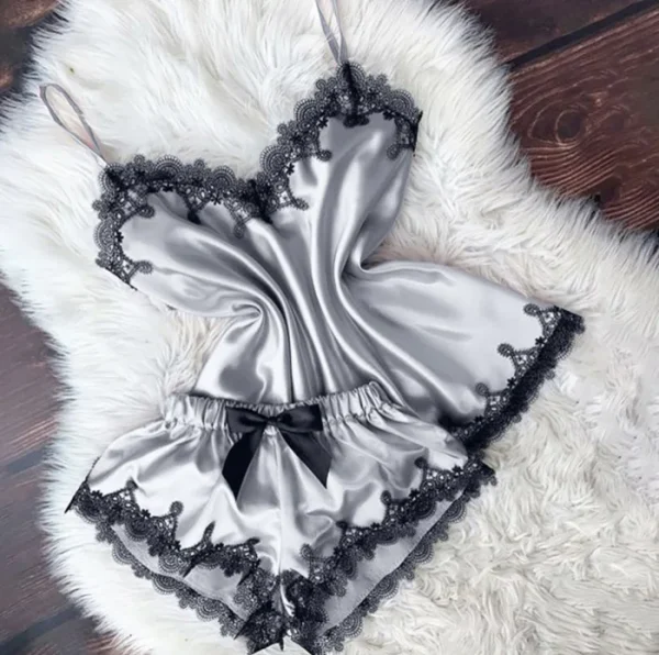 Pyjama élégant et léger