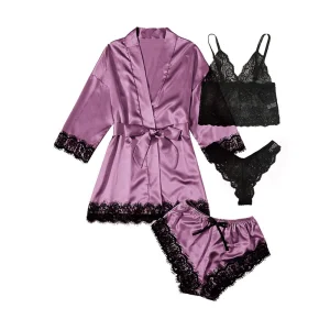 GG's pyjama en soie violette